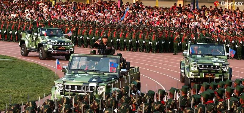 United Wa State Army pada parade militernya tahun lalu. (The Irrawaddy)