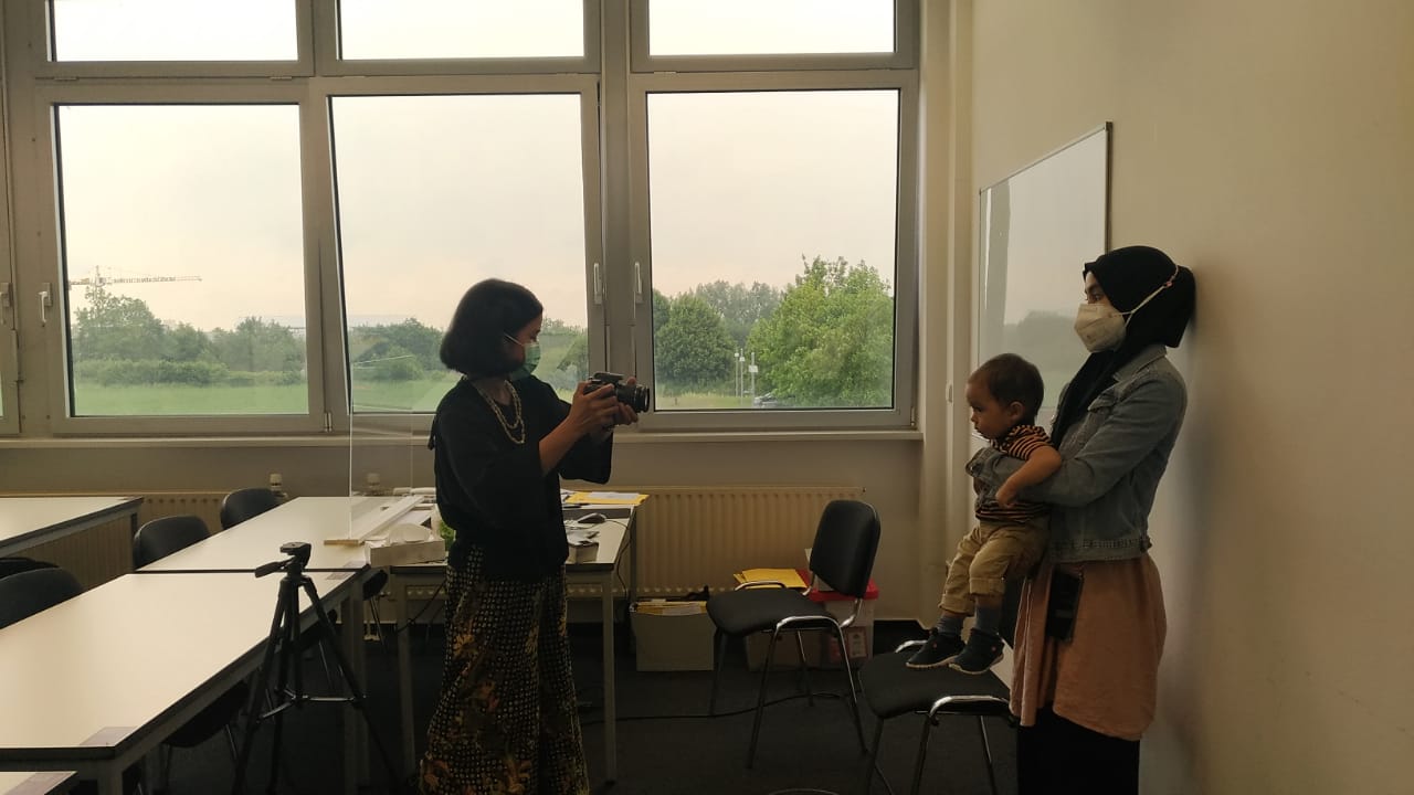 Bantu WNI, KJRI Frankfurt Berikan Paspor untuk Bayi dan Balita