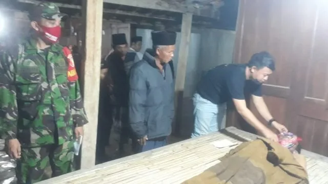 Kakek di Bangkalan Dilaporkan Gantung Diri 