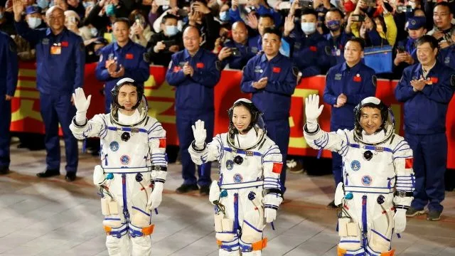 Astronot Tiongkok-France24