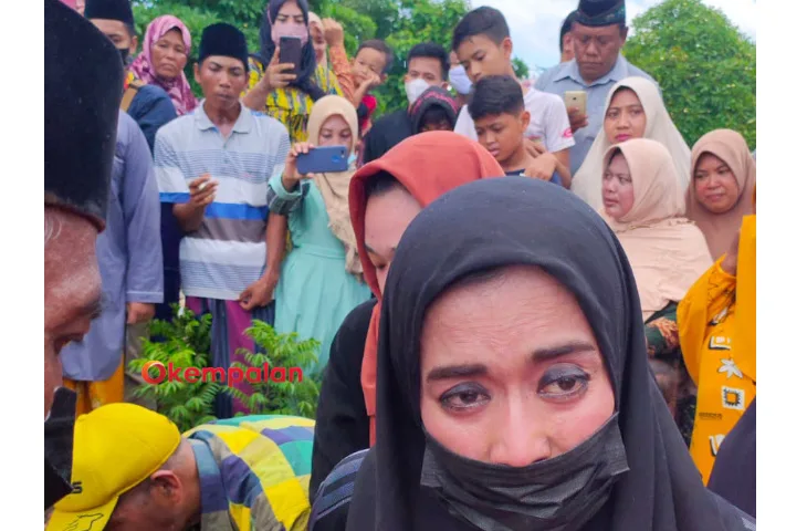 Iringi Pemakaman Imam S Arifin 