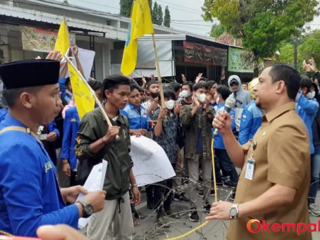 Demo Disdik Sumenep