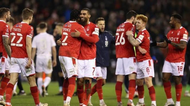 
					Para pemain Nottingham Forest merayakan gol ke gawang Arsenal (The Athletic) 