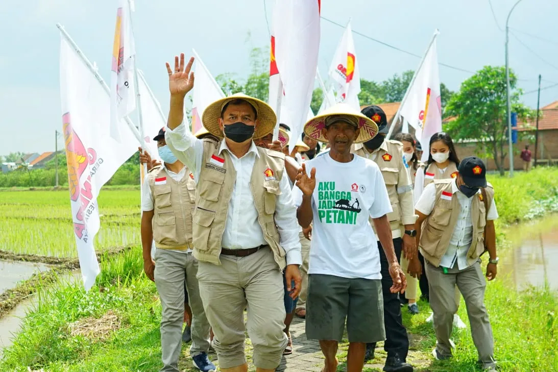 Bambang Haryo, bersama Petani Sidoarjo