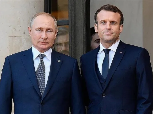 Macron dan Putin-AA.tR