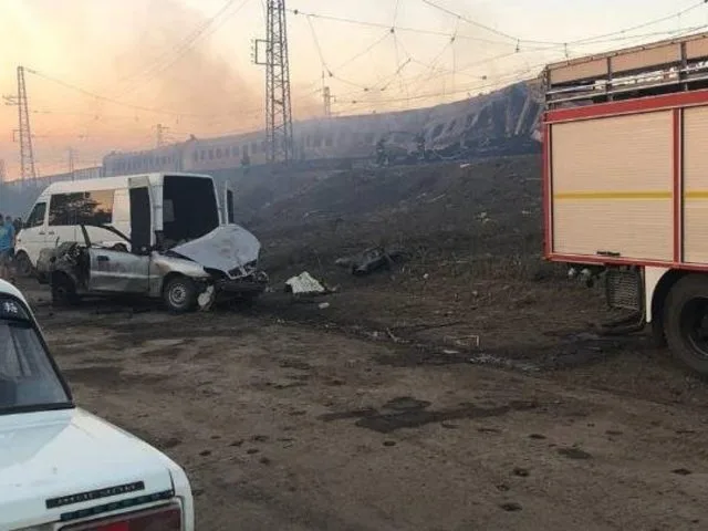 Kereta yang dihantam rudal