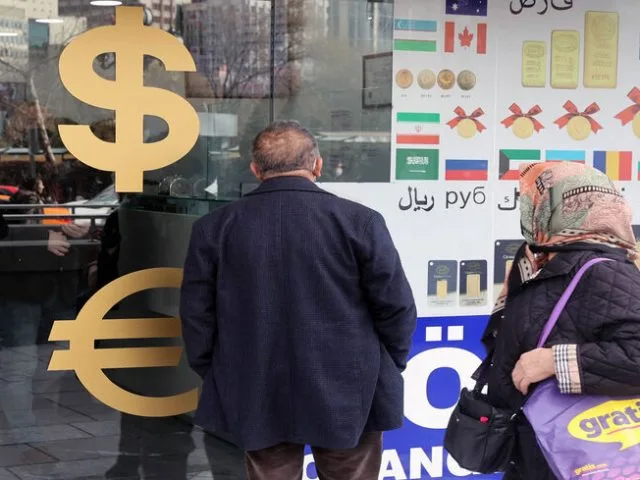 Ilustrasi Lira Menurun-Al Monitor