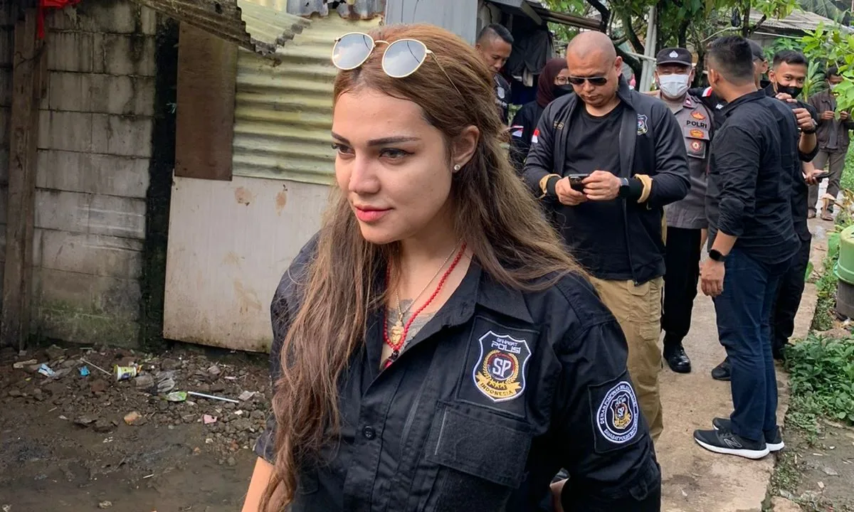 Direktur Sosial dan Budaya Sahabat Polisi Indonesia, Tengku Zanzabela