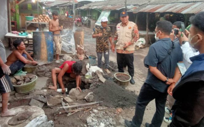 
					Polemik Limbah Unggas di Pasar Sepanjang, Bambang Haryo : Harus Segera Selesaikan