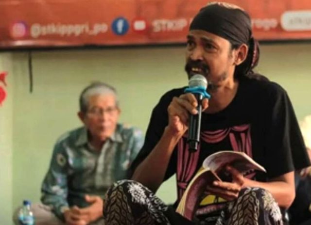 Agus R Subagyo alias SanRego Ilalang, Penyair yang Berteater Itu Petani