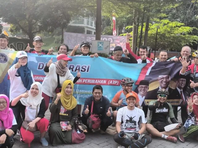 Para alumni Airlangga usai deklarasi A3P di Taman Apsari, Minggu 3 Agustus 2023 (ist)