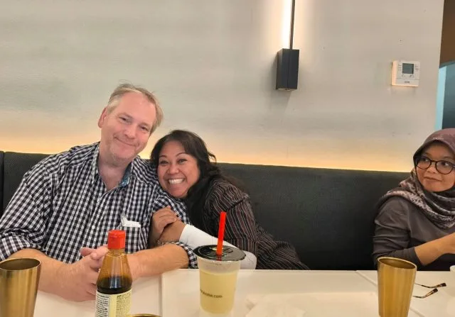 Mayasari bersama suaminya