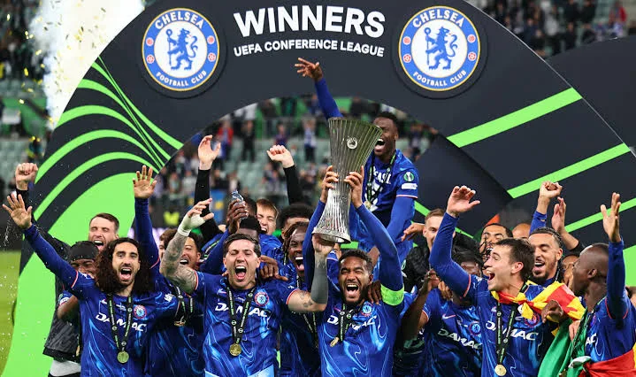 Selebrasi pemain Chelsea merayakan gelar juara Liga Konferensi Europa musim ini. (Foto: Chelsea)