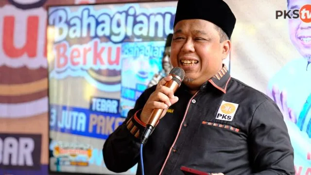 Ketua DPW PKS Jawa Timur, Irwan Setiawan, dalam sambutannya menyampaikan bahwa qurban sebuah pesan spiritual yang dalam, meneladani ketaatan dan keikhlasan Nabi Ibrahim AS dan Nabi Ismail AS.