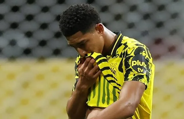 Ekspresi gelandang Borussia Dortmund Jobe Bellingham setelah digantikan Marcel Sabitzer dalam laga melawan Monterrey CF, Rabu (2/7). (Foto: BBC Sport)