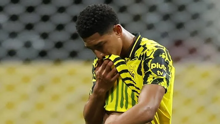 Ekspresi gelandang Borussia Dortmund Jobe Bellingham setelah digantikan Marcel Sabitzer dalam laga melawan Monterrey CF, Rabu (2/7). (Foto: BBC Sport)
