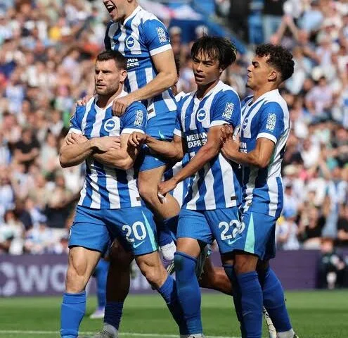 James Milner (paling kiri) merayakan gol Brighton & Hove Albion ke gawang Manchester City, Minggu (31/8). (Foto: Instagram)