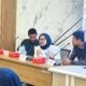 Calon urut No 2 Lurah Awardee LPDP Unair Nisa Afifah (dua dari dari kiri) dalam debat Lurah Awardee LPDP Unair, Selasa (28/10). (Foto: Dok FE Unair)