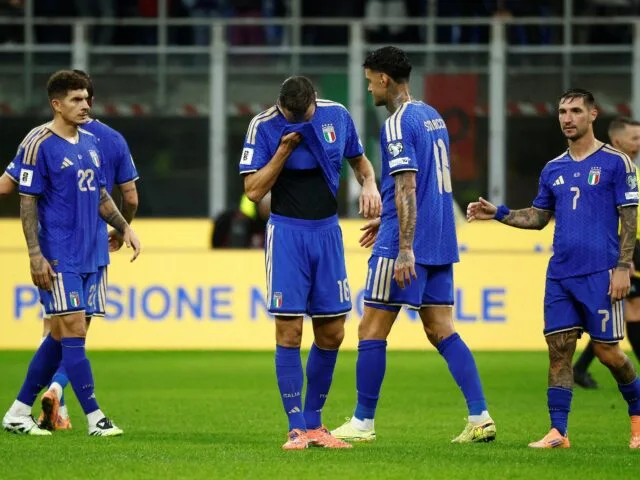 Pemain Italia setelah dipecundangi Norwegia 1-4 di Stadio San Siro, Milan. (Foto: Sky)