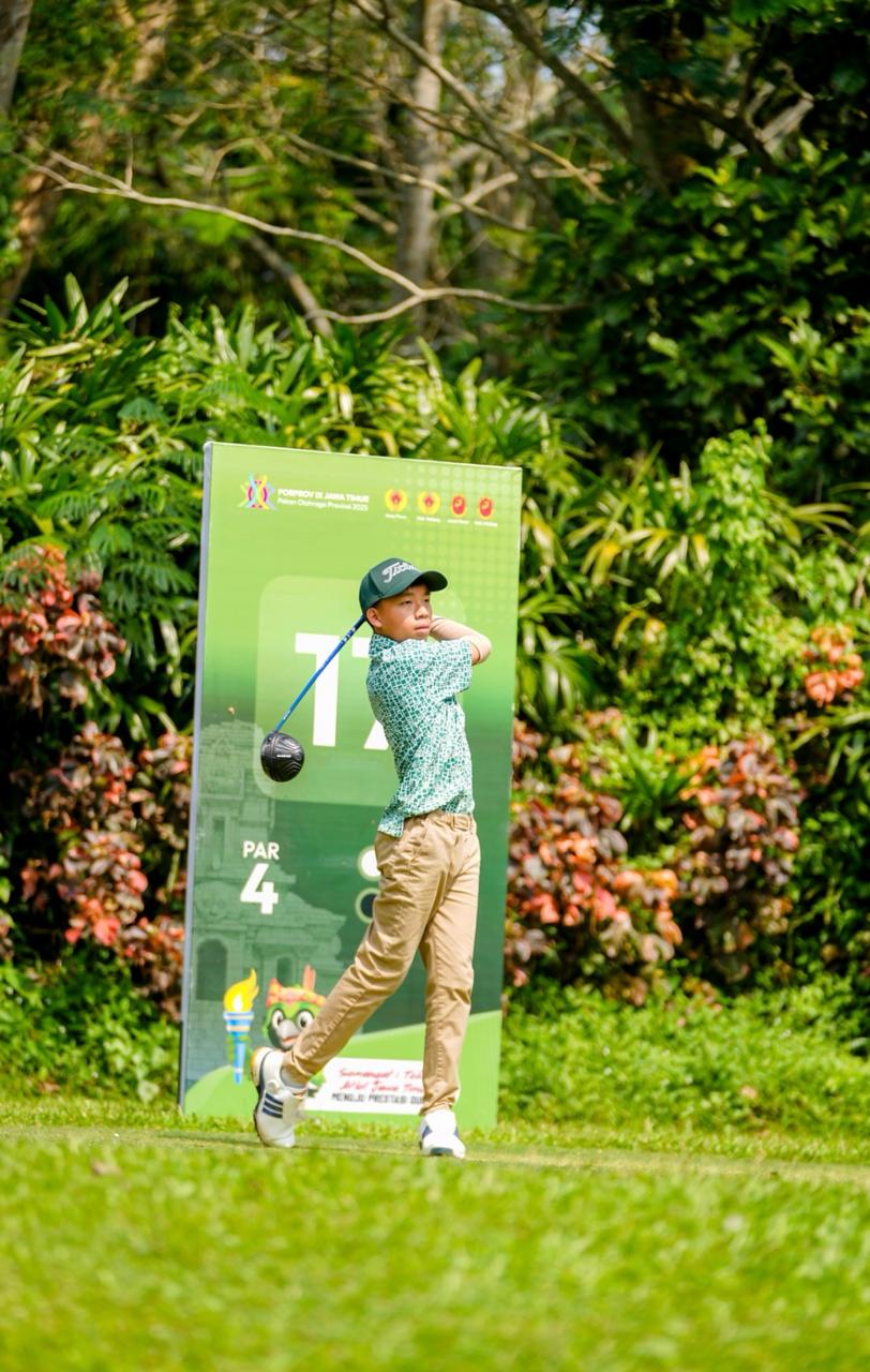 Jevan Lucius Ludy melakukan pukulan dalam Pekan Olahraga Provinsi (Porprov) IX Jatim 2025. (Foto: Dok Pribadi)