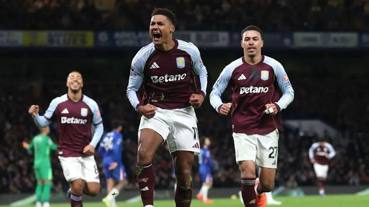 Selebrasi striker Aston Villa Ollie Watkins setelah menjebol gawang Chelsea. (Foto: ESPN)