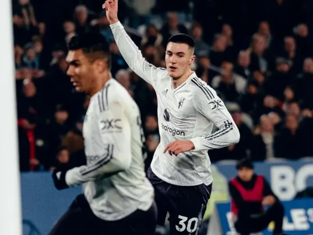 Selebrasi striker Manchester United Benjamin Sesko setelah menjebol gawang West Ham United. (Foto: Sky Sports)