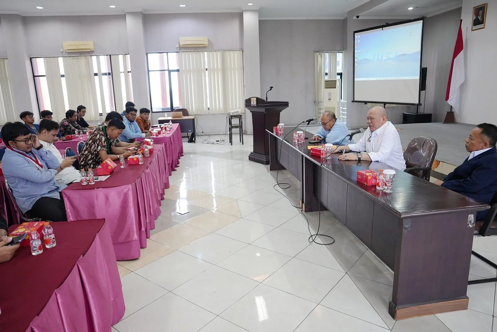 Sosialisasi Empat Pilar, LaNyalla Ajak Generasi Muda Maknai Pancasila sebagai Navigasi Kehidupan Bangsa