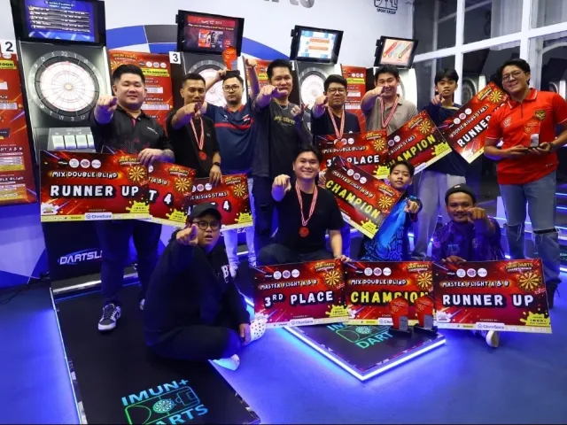Pemenang dalam kelas Mix Double Blind pada ajang Imun Darts Championship 2026 di Imun Sports Club Surabaya, Minggu (13/4). (Foto: Surabaya Darts Union)