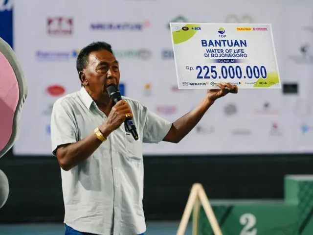 Salah satu perwakilan warga desa di Bojonegoro yang jadi salah satu project sosial pengadaan air bersih Yayasan Tangan Orang Peduli (TOP). (Foto: Istimewa)