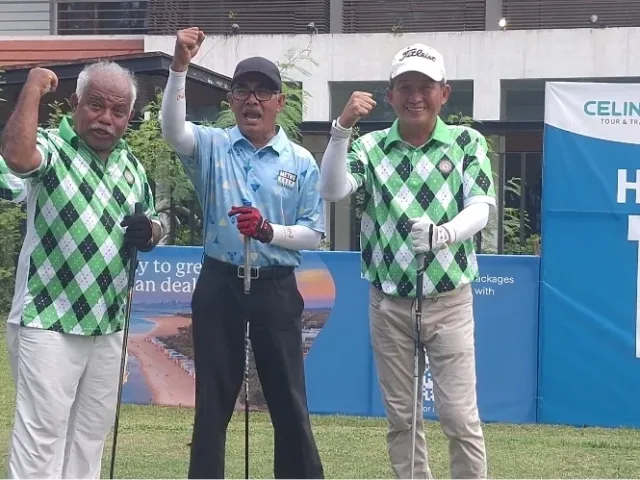 Ketua Metro Golf Club Surabaya Vincensius Jonan (paling kanan) sebelum memukul d tee box 12 Golf Graha Famili, Surabaya, dalam series ketiga Metro Golf League (MGL) 2026, Sabtu (13/6). (Foto: Istimewa)